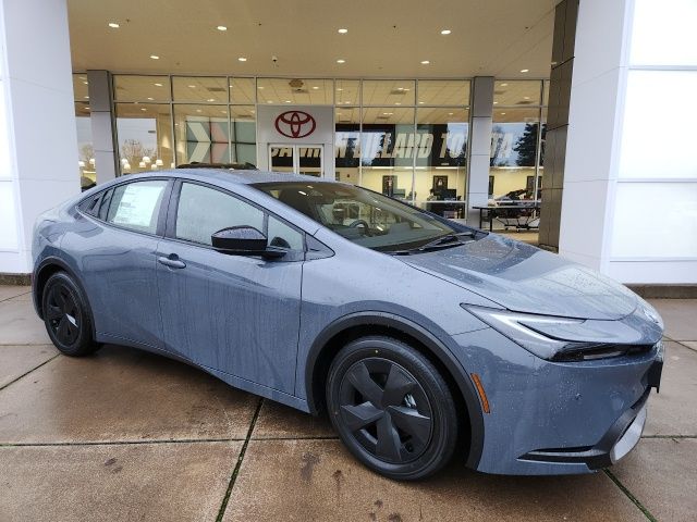 2026 Toyota Prius SE's photo