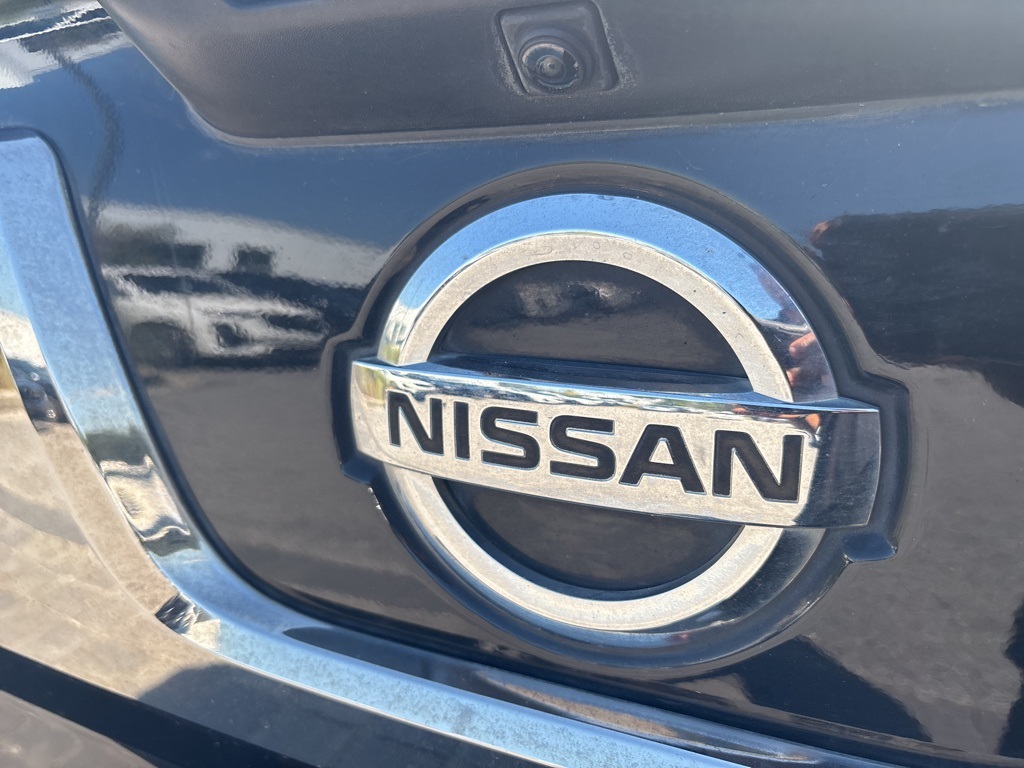 2016 Nissan Titan Crew Cab Platinum Reserve photo 4