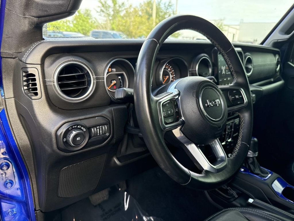 2018 Jeep Wrangler Unlimited Sahara photo 18