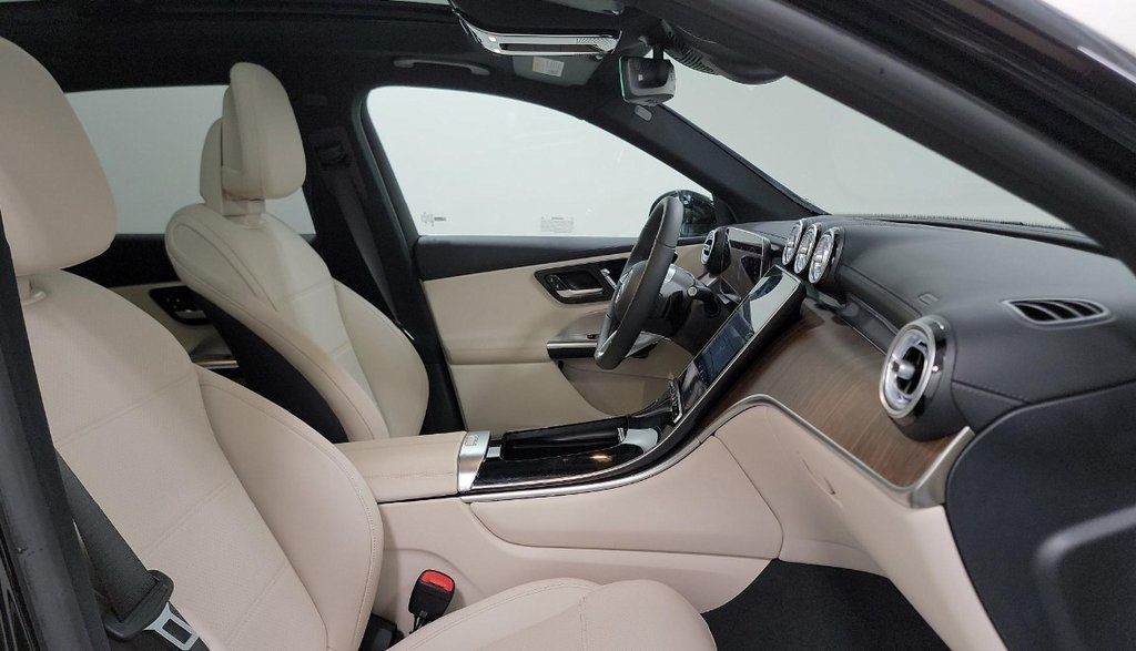 2025 Mercedes Benz GLC 350e 4MATIC photo 6