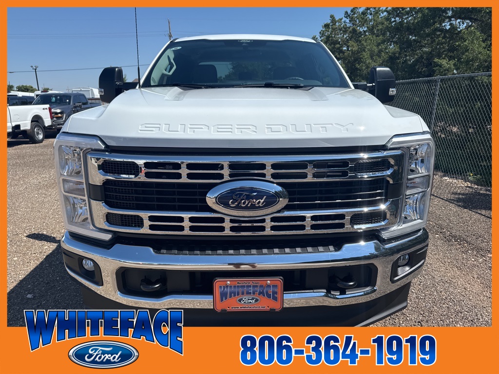 2025 Ford F-350 XLT photo 8
