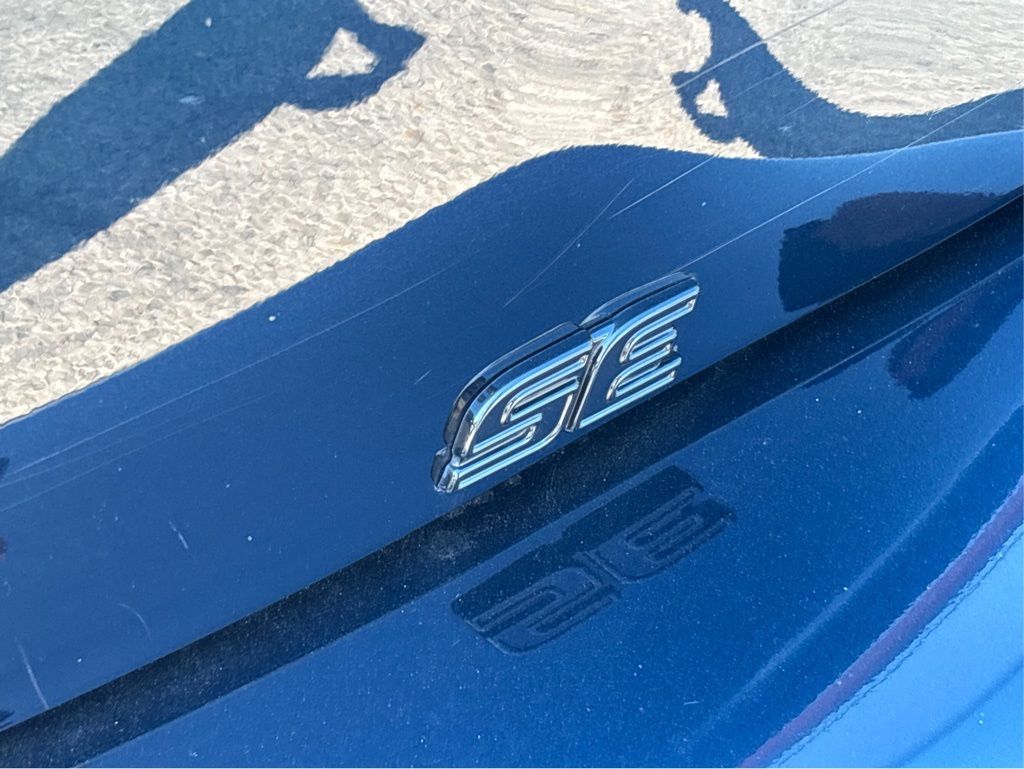 2022 Toyota Corolla SE photo 17