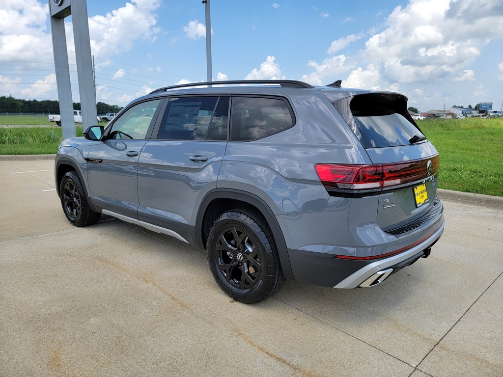 2025 Volkswagen Atlas Peak Edition SE photo 18