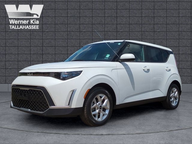 2024 Kia Soul LX photo 2
