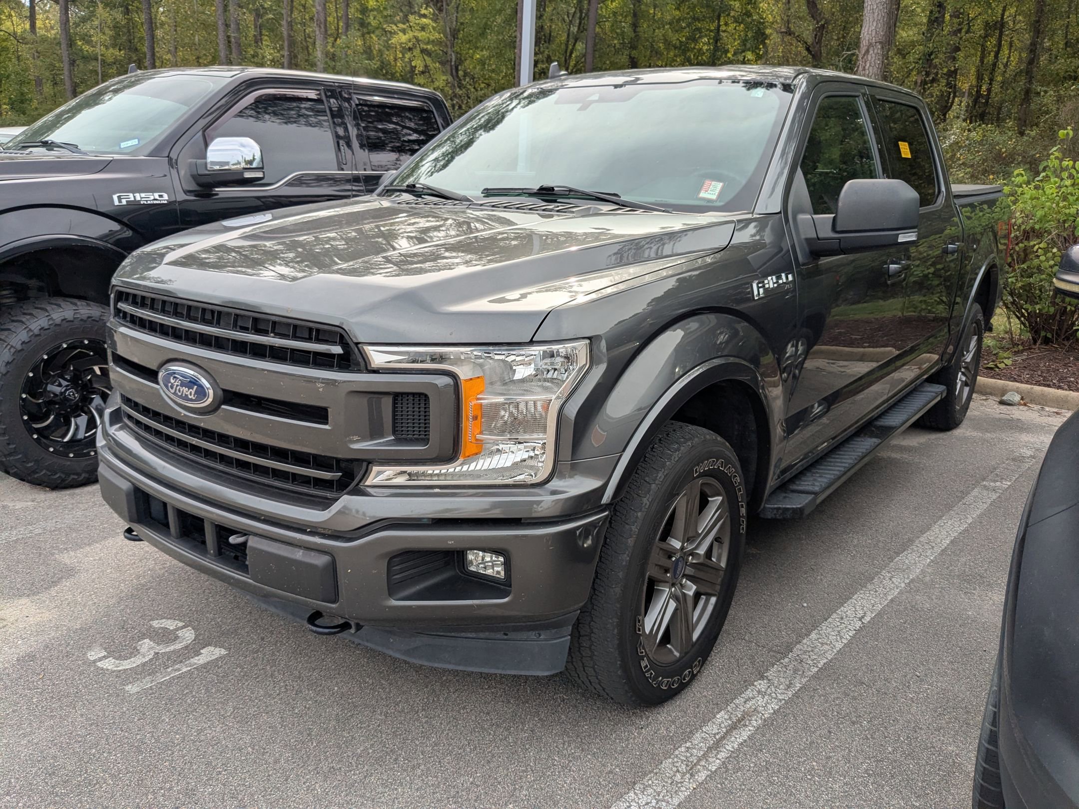 2020 Ford F-150 XLT photo 3