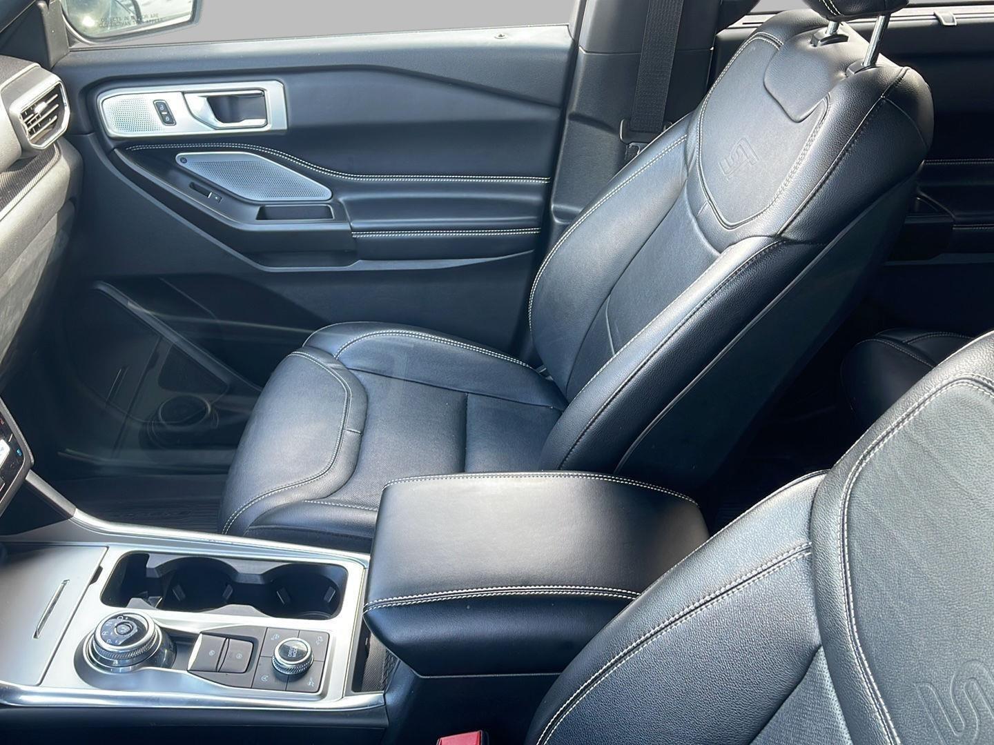 2020 Ford Explorer ST photo 4