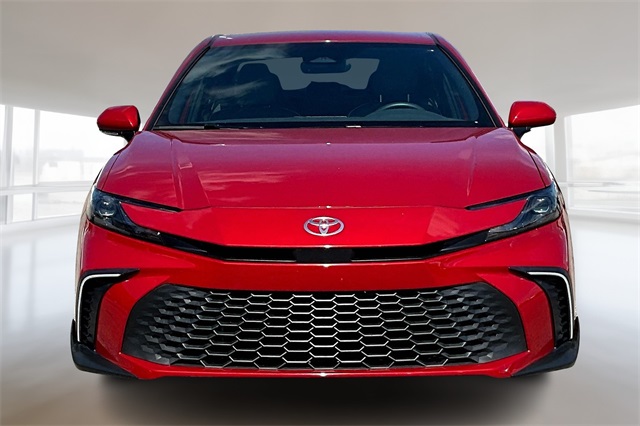 2025 Toyota Camry SE photo 3