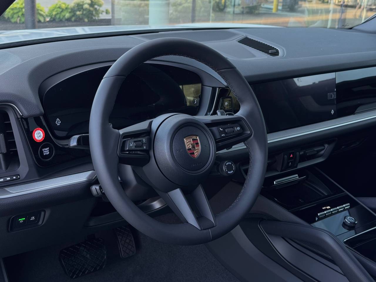 2026 Porsche Cayenne photo 3