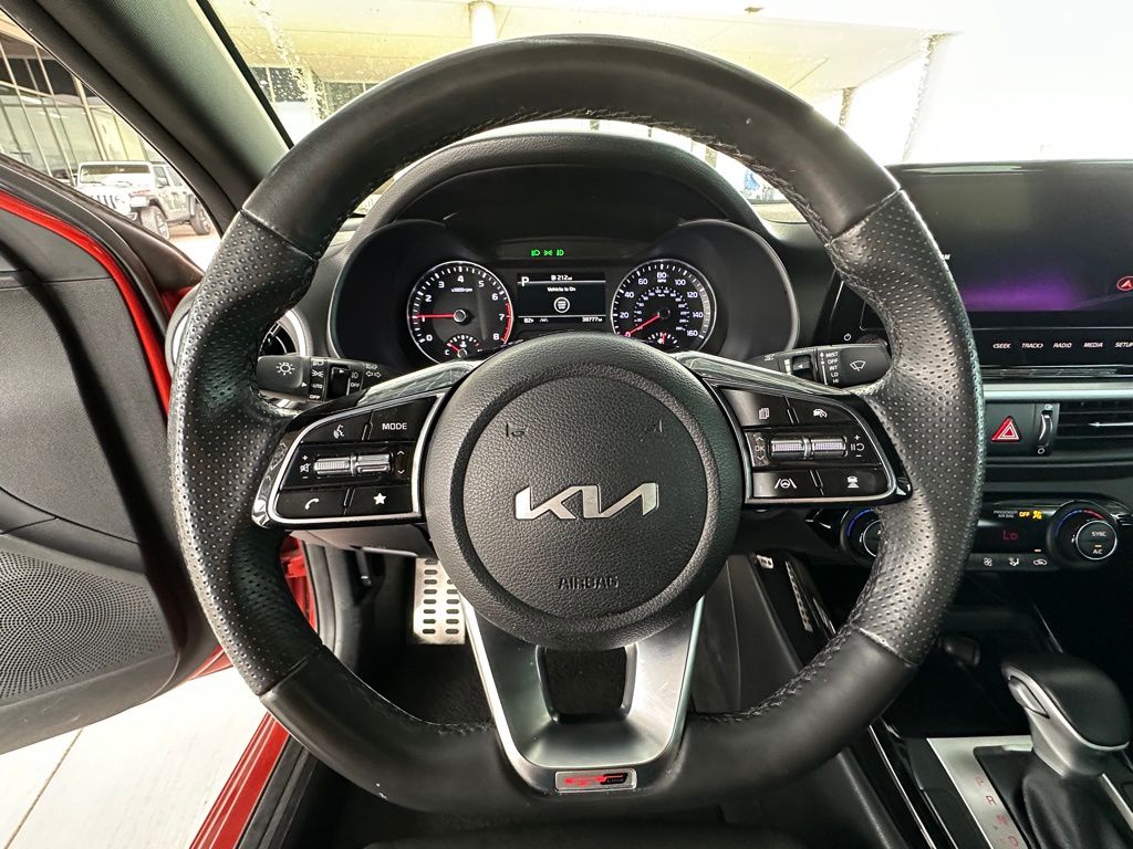 2023 Kia Forte GT-Line photo 11