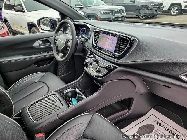 2025 CHRYSLER PACIFICA - Image 34