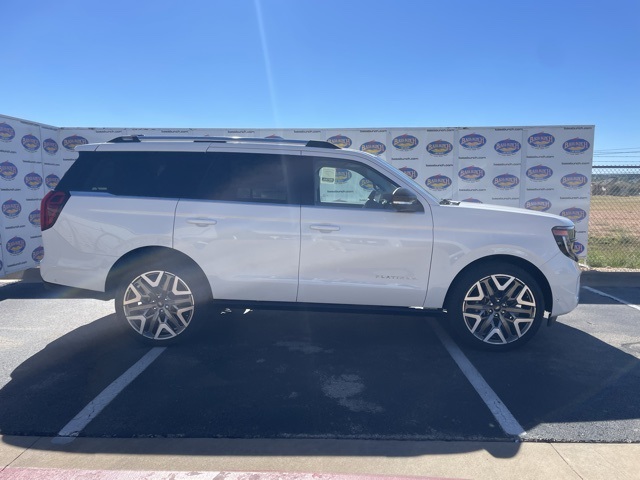 2025 Ford Expedition Platinum's photo