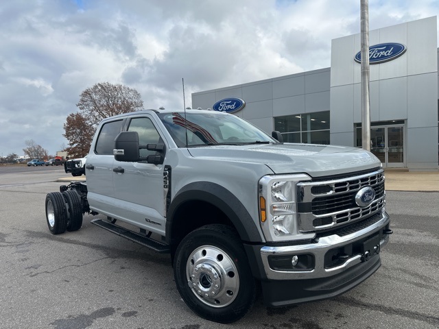 2026 Ford F-450 XLT photo 3
