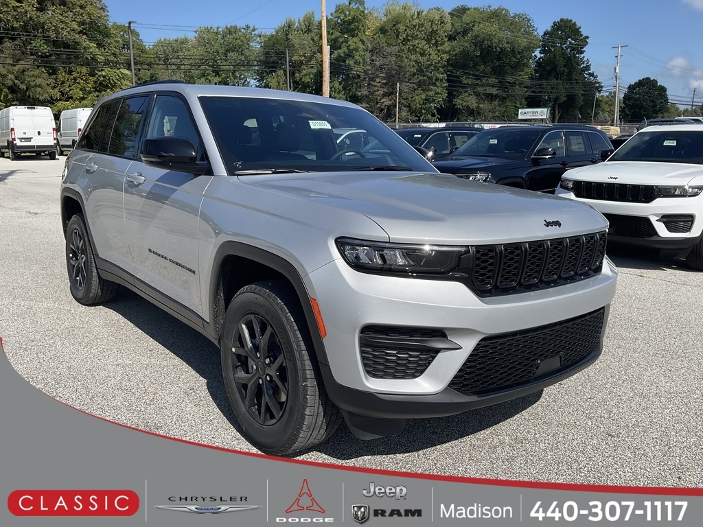 2025 Jeep Grand Cherokee Altitude's photo