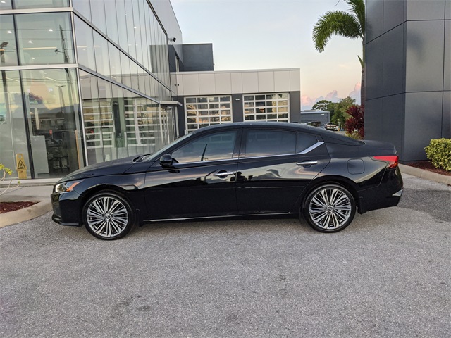 2025 Nissan Altima 2.5 SL photo 3