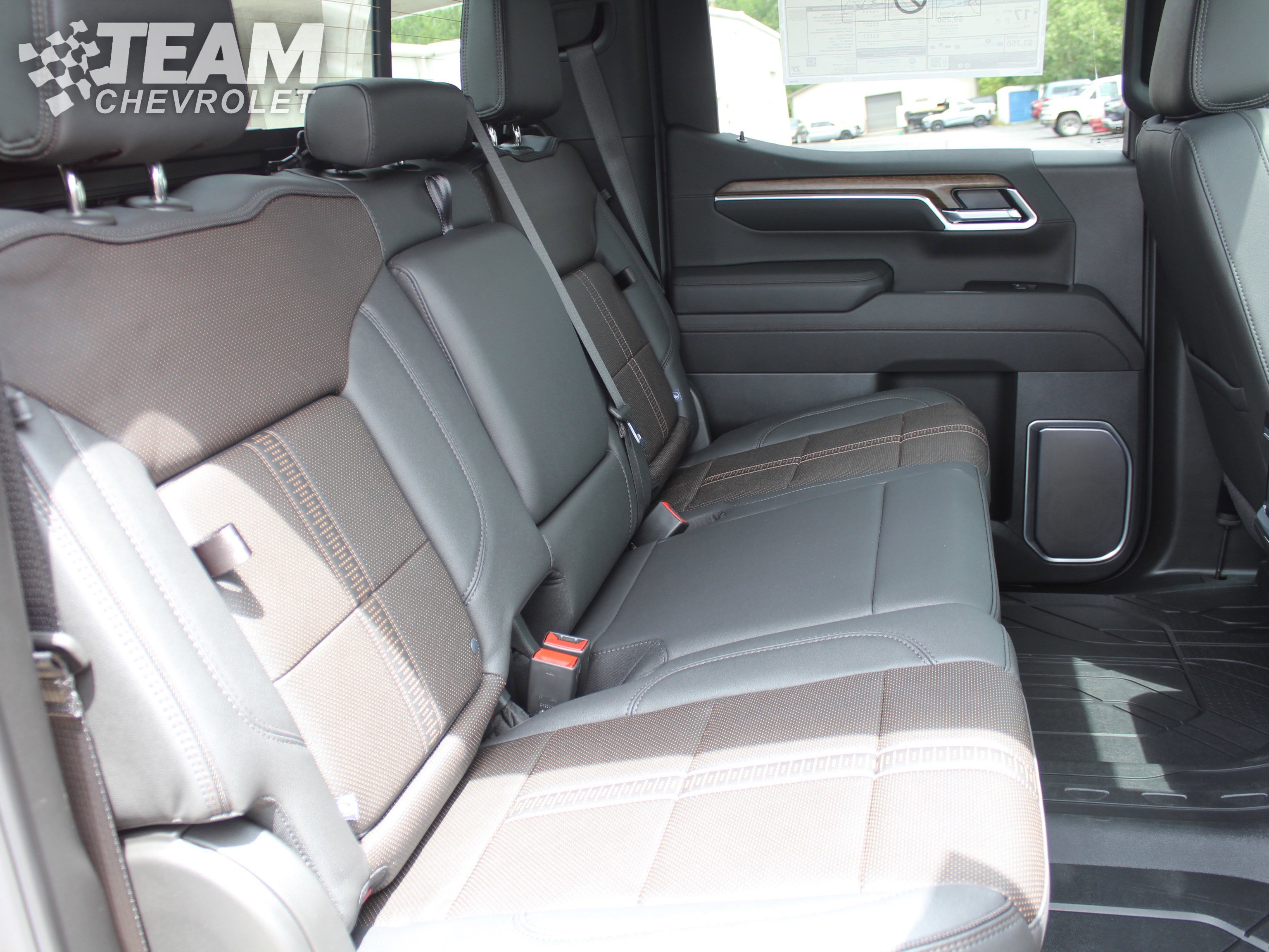 2025 Chevrolet Silverado 1500 High Country photo 15