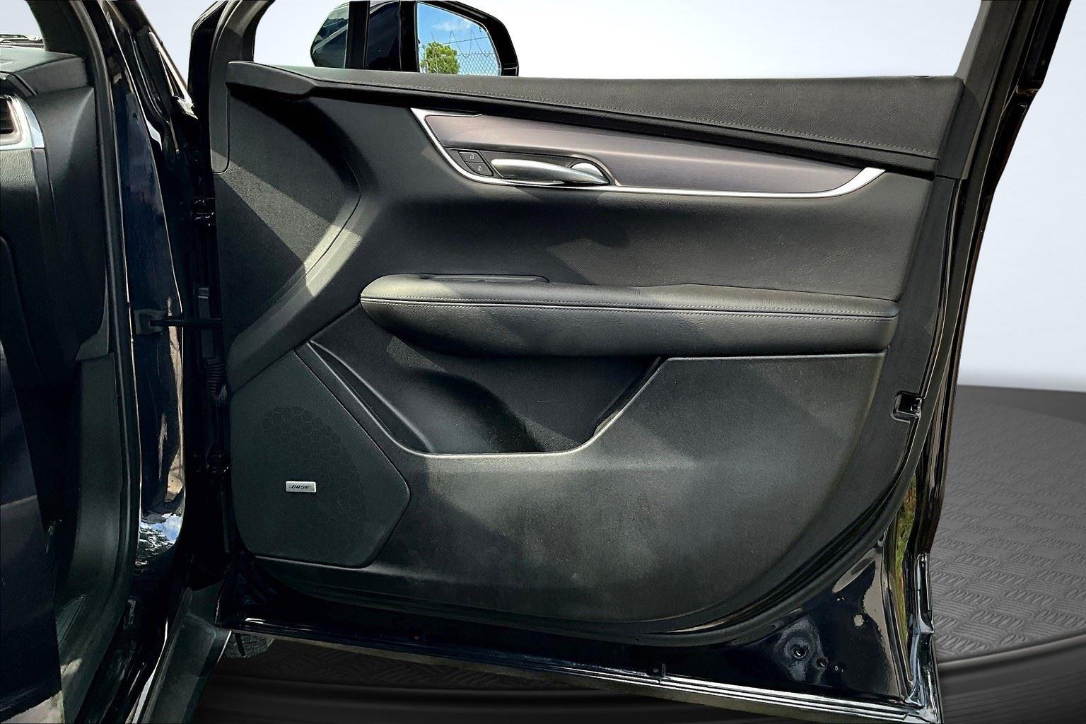 2022 Cadillac XT5 Luxury photo 24
