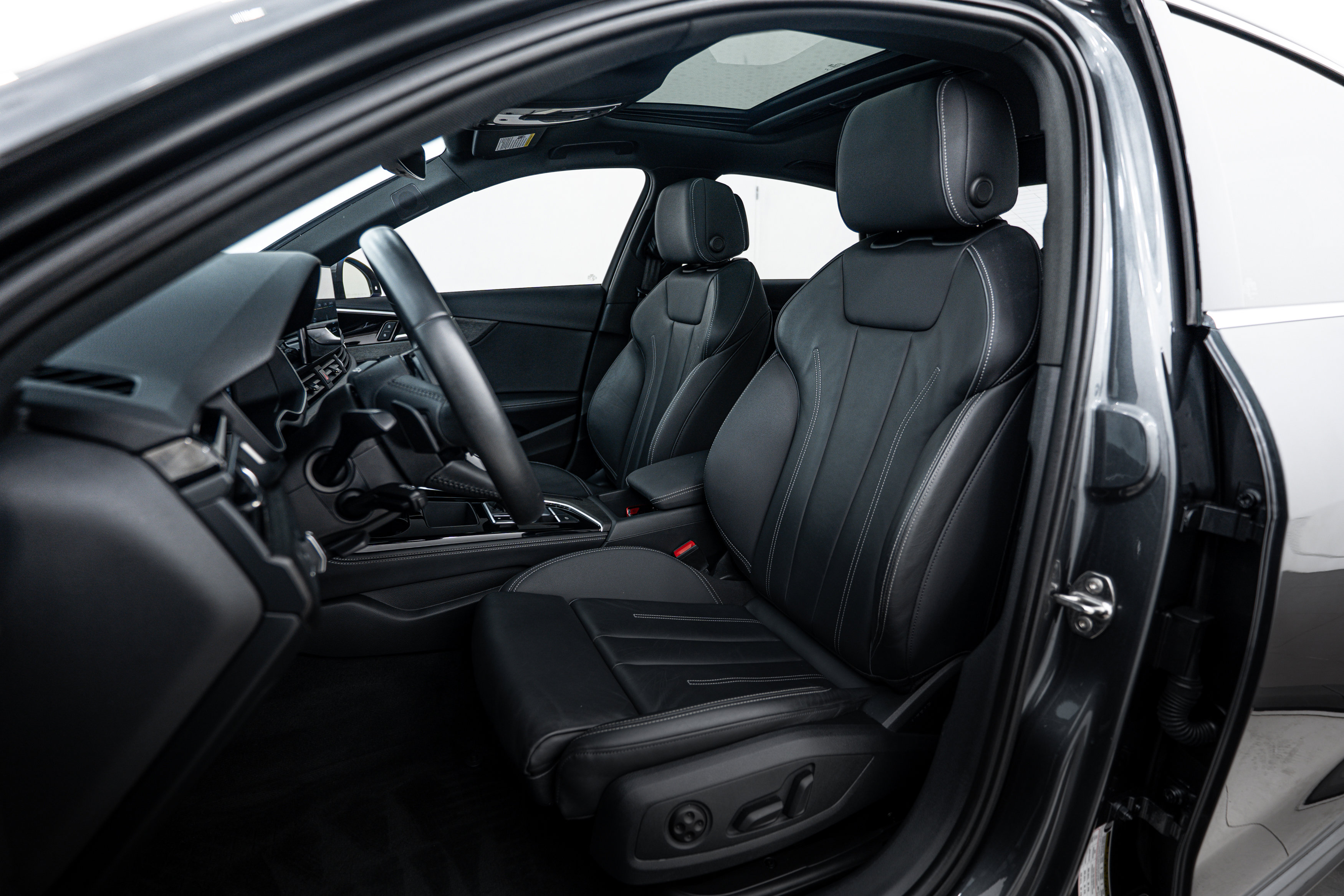 2020 Audi A4 Quattro Premium Plus photo 10