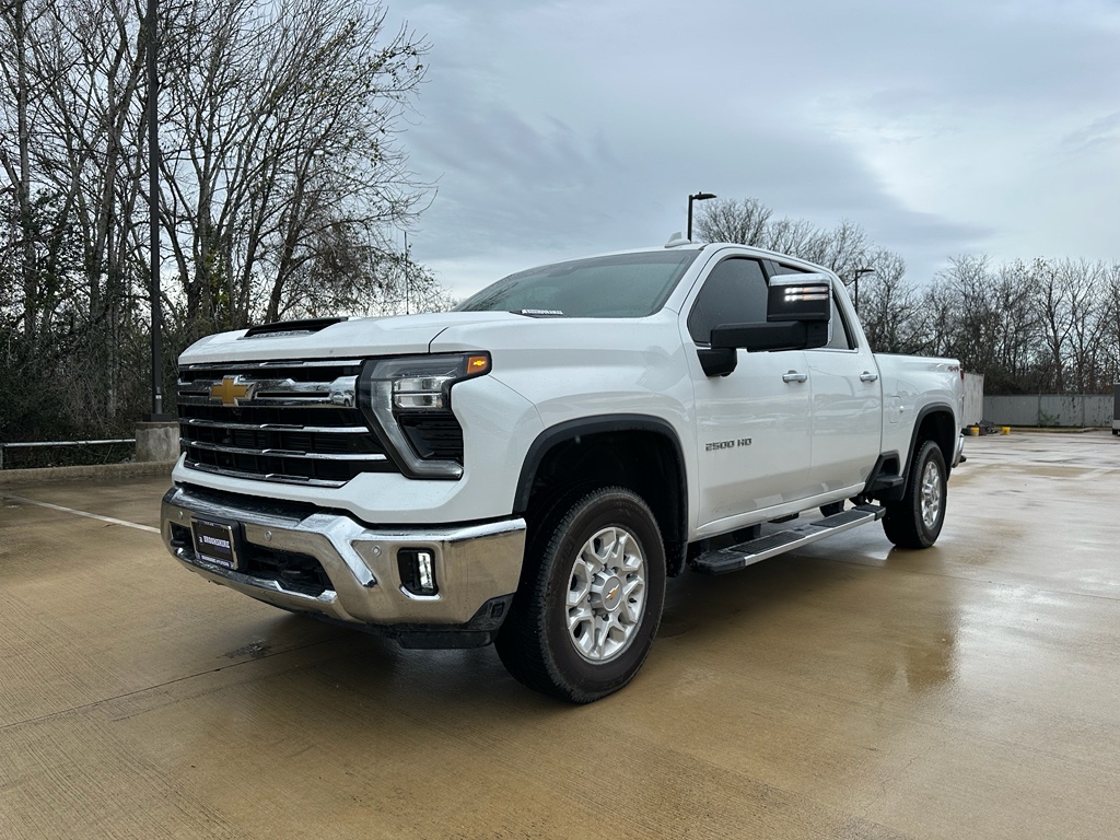2025 Chevrolet Silverado HD LTZ's photo