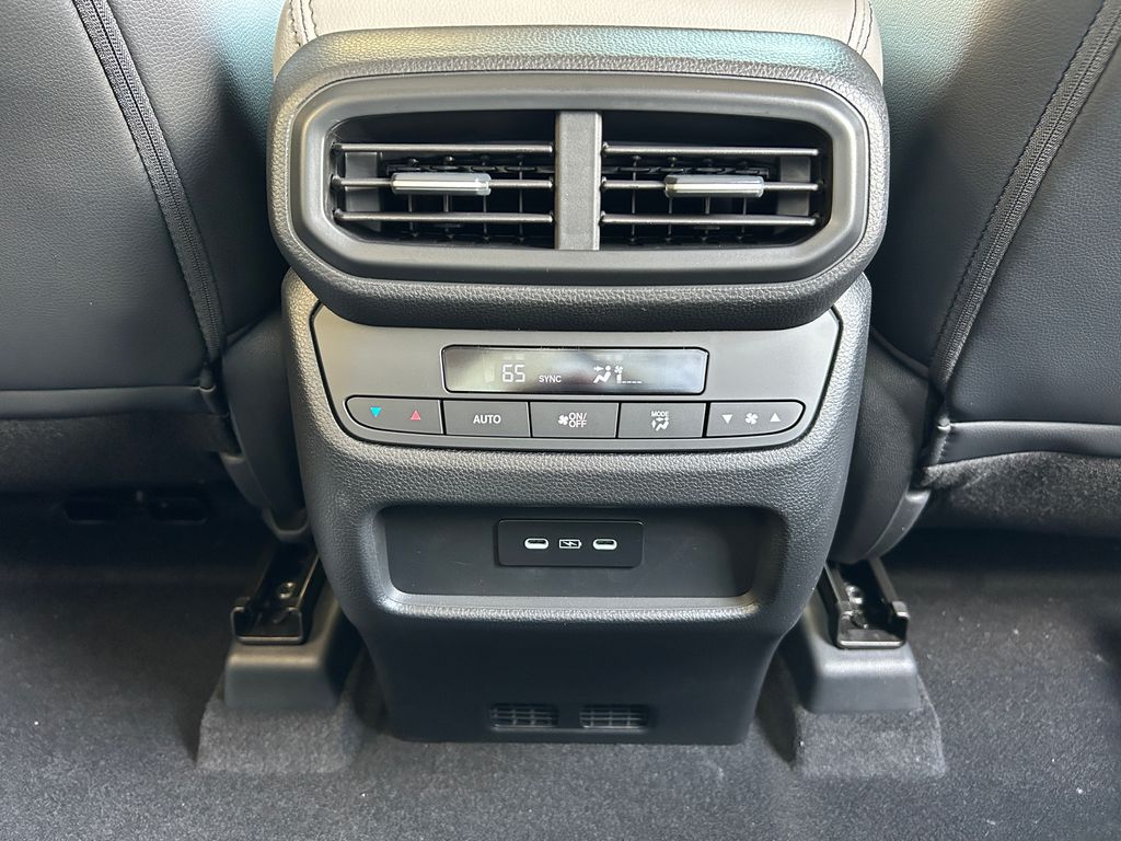 2025 Honda Pilot Touring photo 35