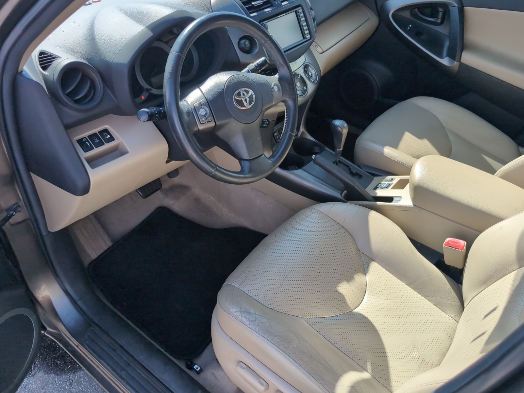 2010 Toyota RAV4 Limited photo 7