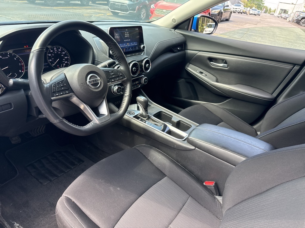 2021 Nissan Sentra SV photo 2