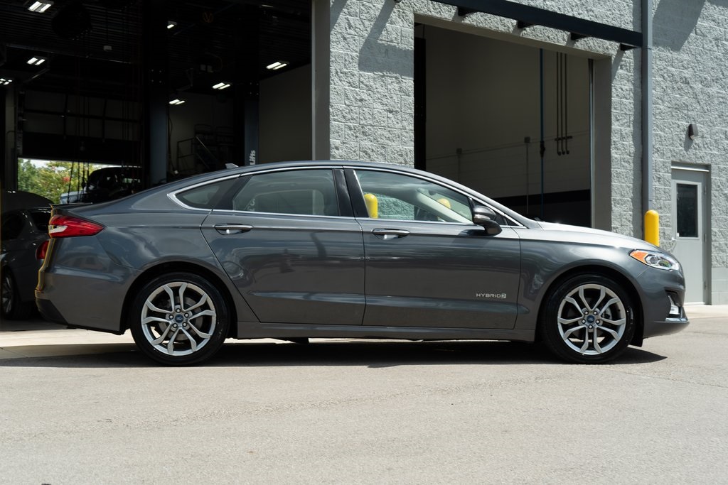 2019 Ford Fusion Hybrid Titanium photo 8