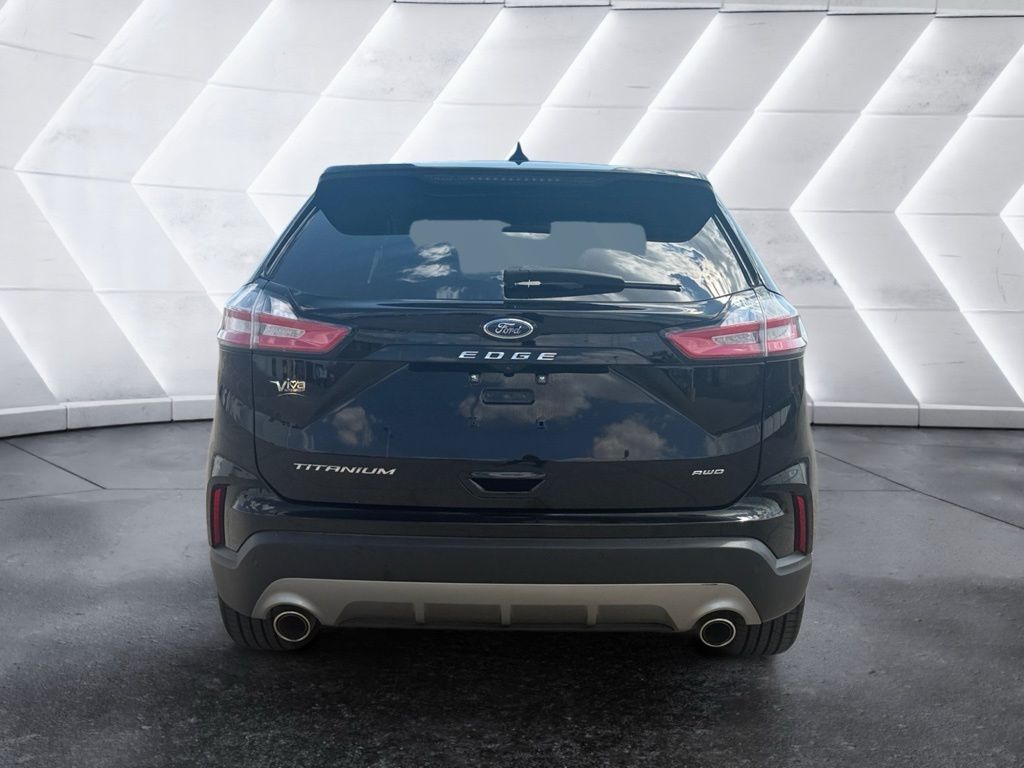 2023 Ford Edge Titanium photo 5