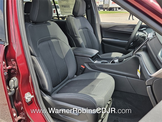 2025 Jeep Grand Cherokee Laredo X photo 17