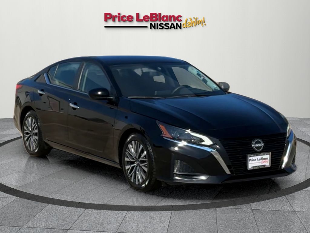 2023 Nissan Altima SV