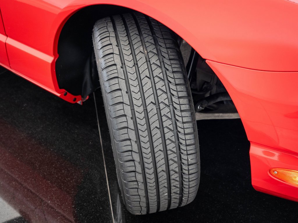 2002 Ford Thunderbird Base photo 29