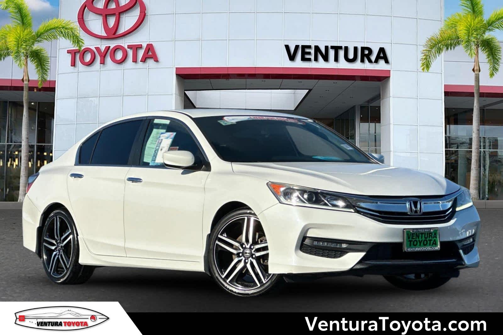 2017 Honda Accord Sport's photo