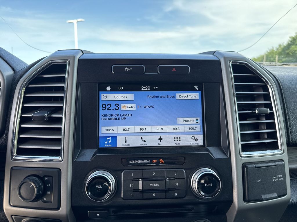 2016 Ford F-150 Lariat photo 11