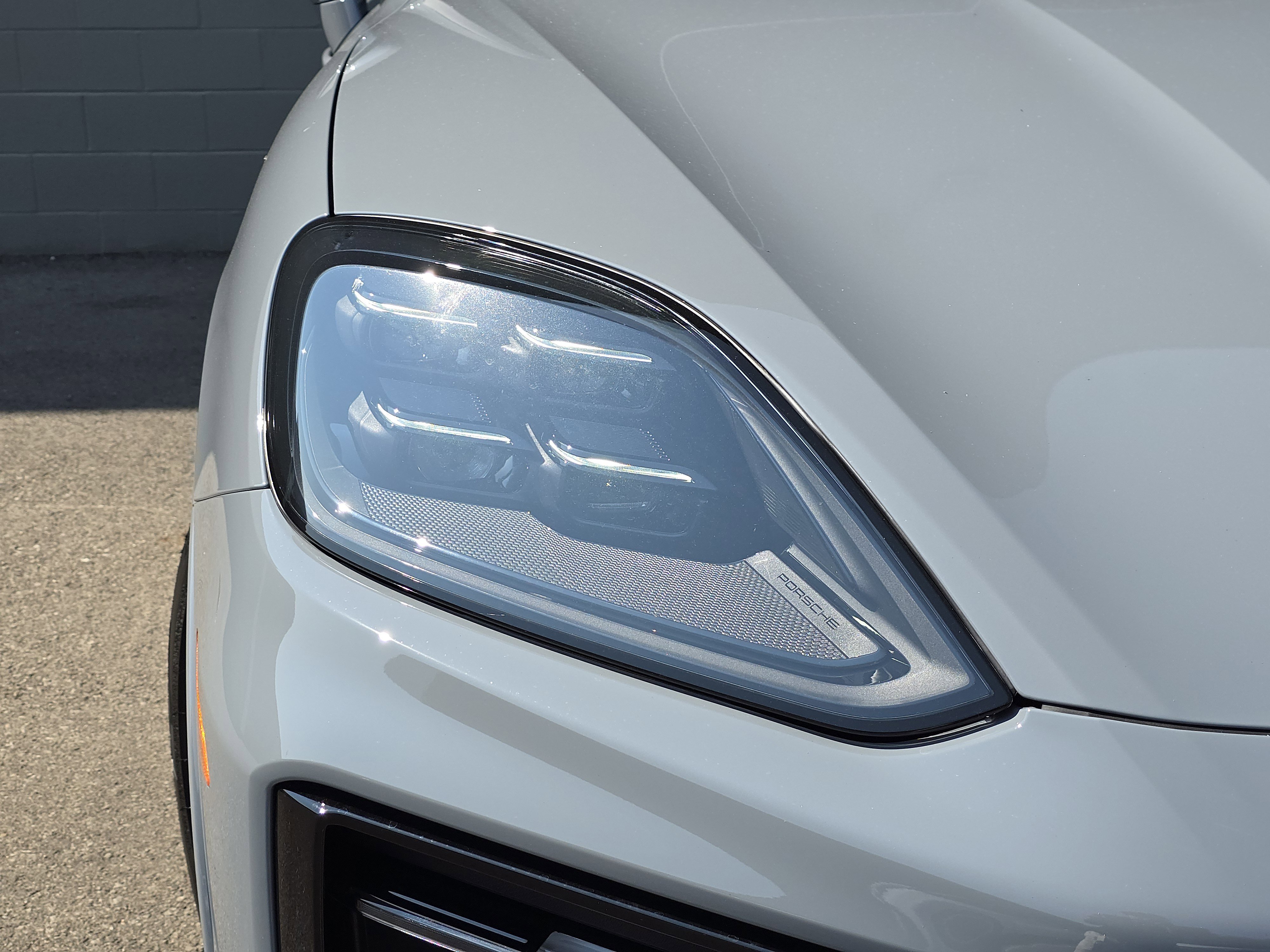 2025 Porsche Cayenne GTS photo 2