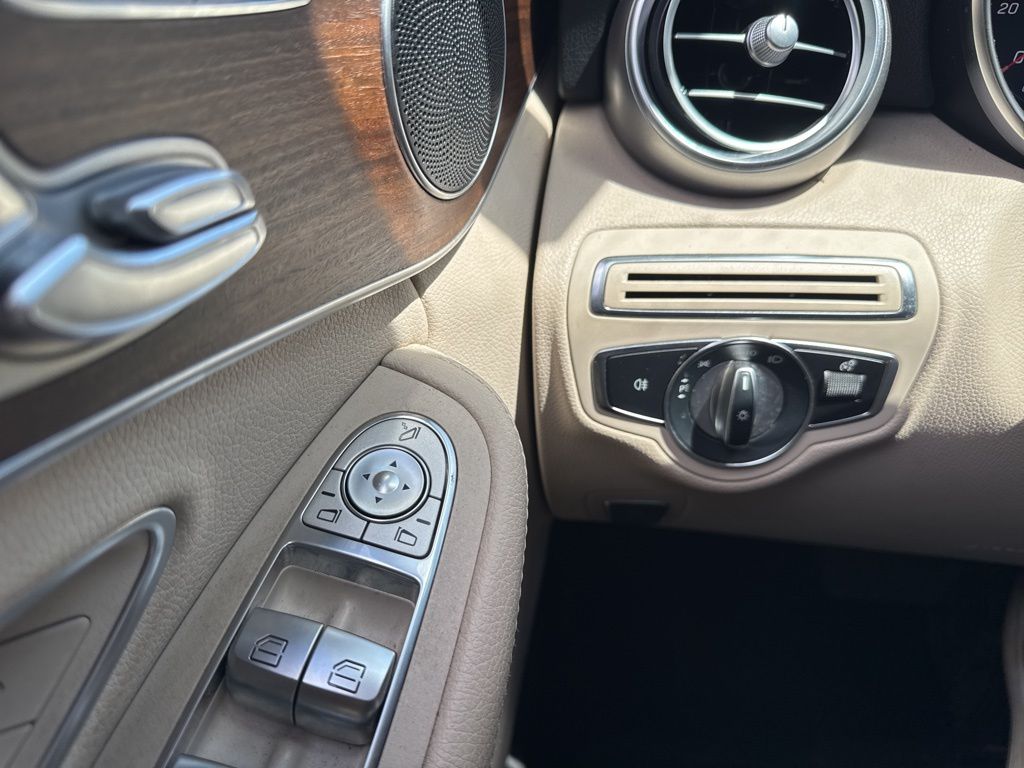 2021 Mercedes Benz C 300 photo 14