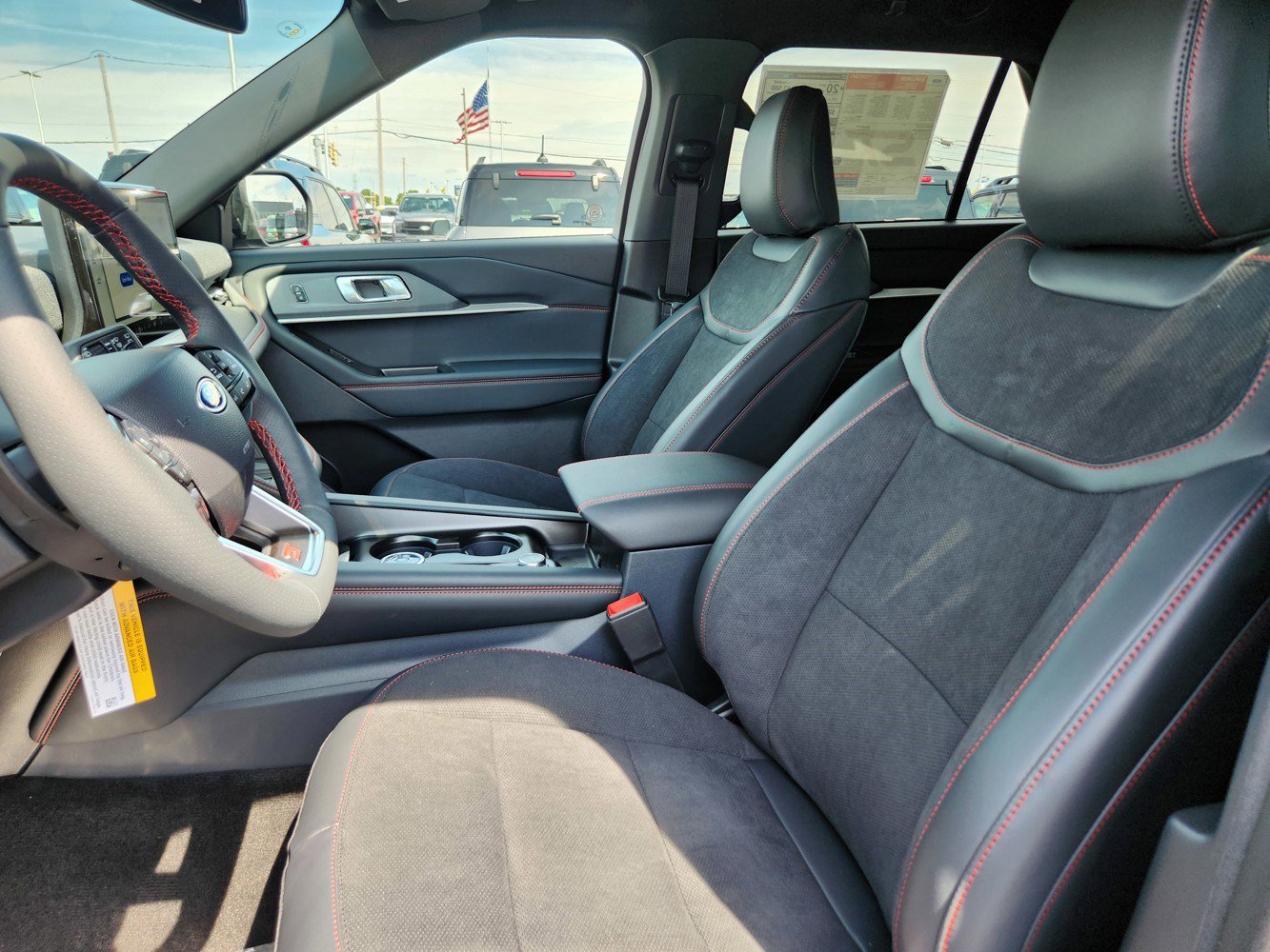 2025 Ford Explorer ST photo 16