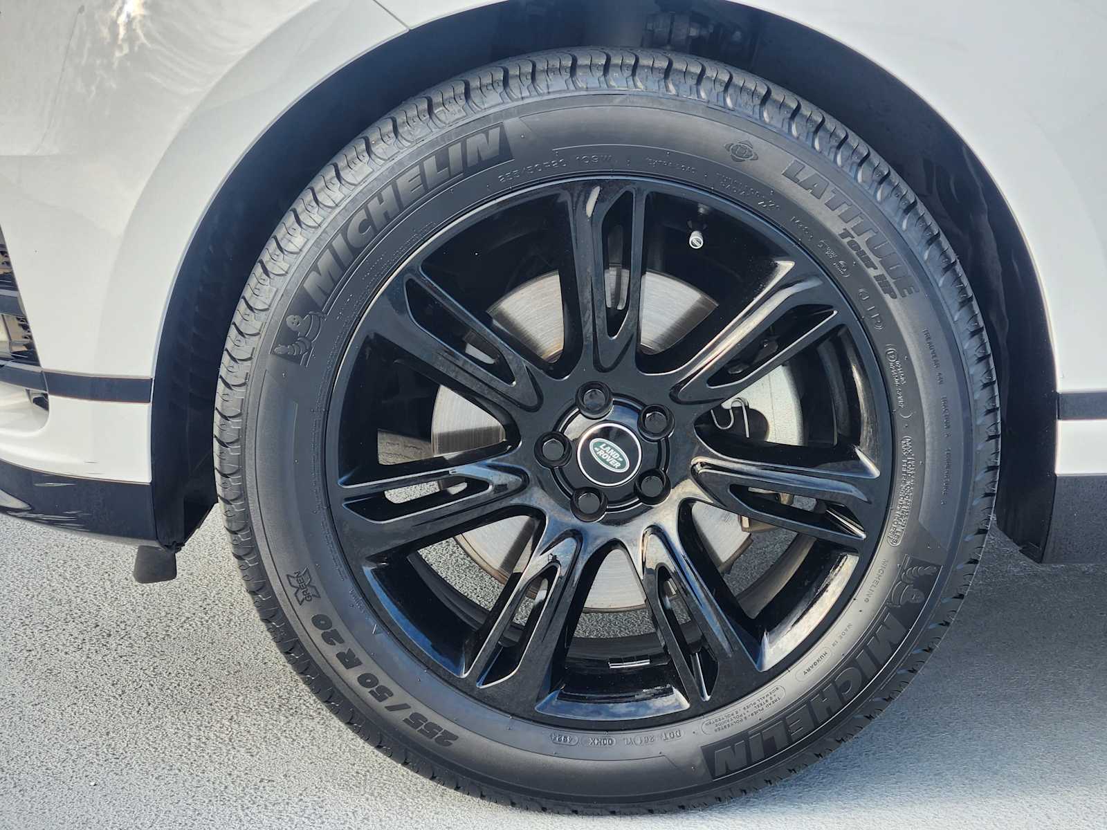 2022 Land Rover Range Rover Velar R-Dynamic S photo 7