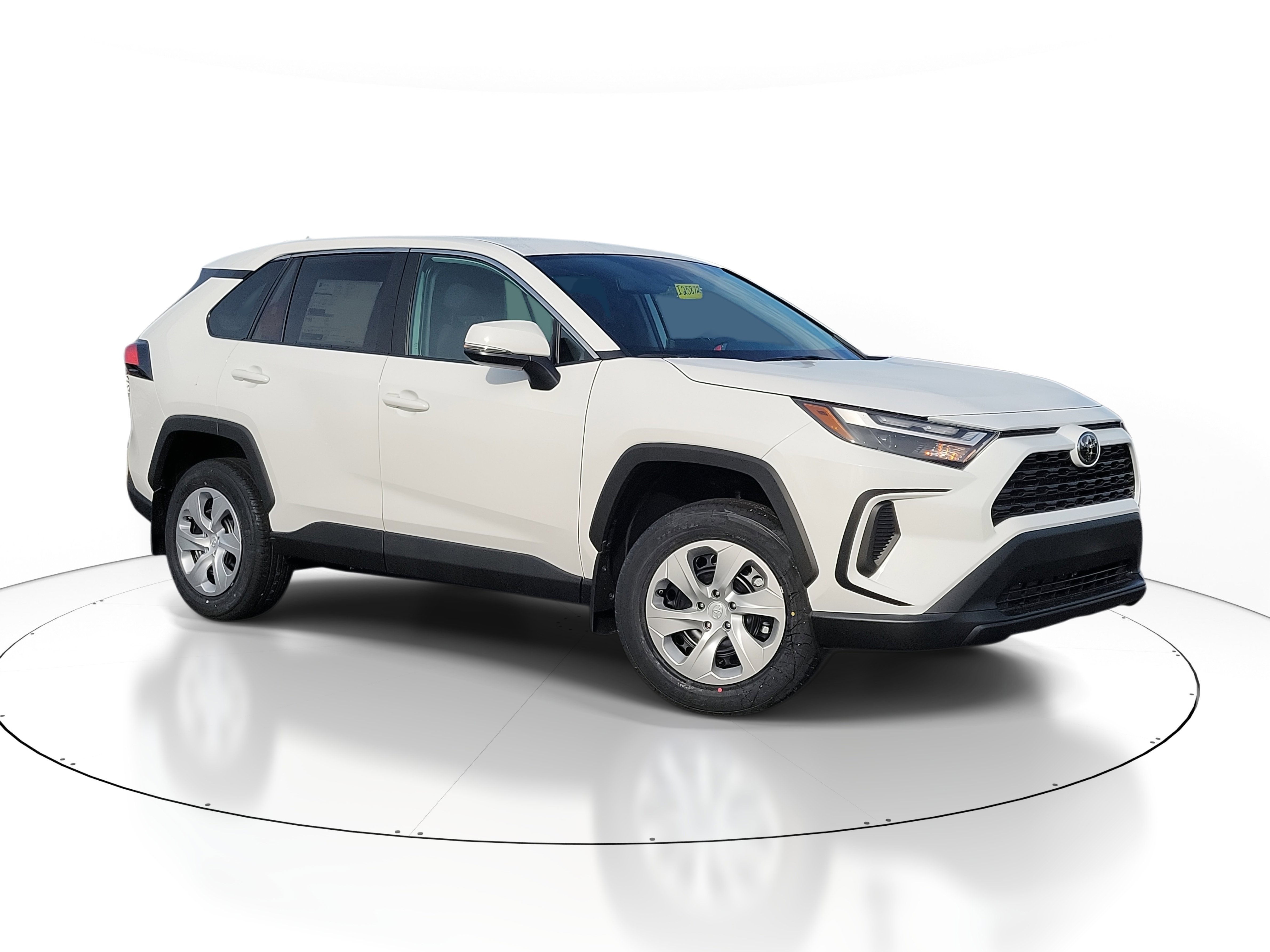 2025 Toyota RAV4 LE's photo