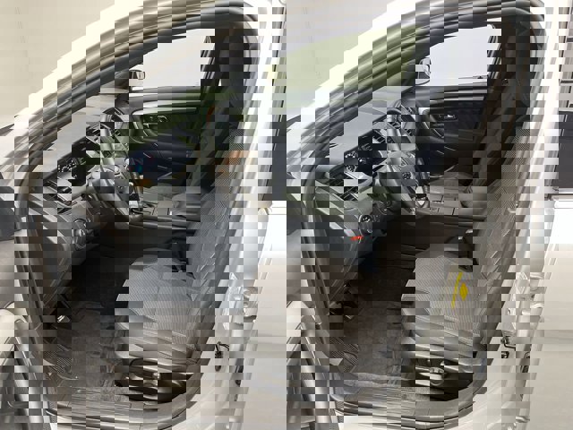 2017 Ford Taurus SEL photo 3