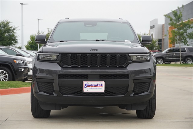 2024 Jeep Grand Cherokee Altitude photo 2