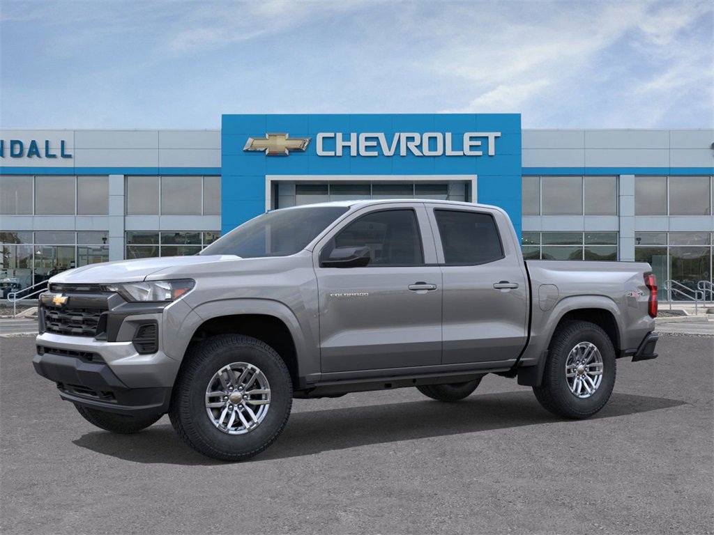 2025 Chevrolet Colorado Work Truck LT photo 2
