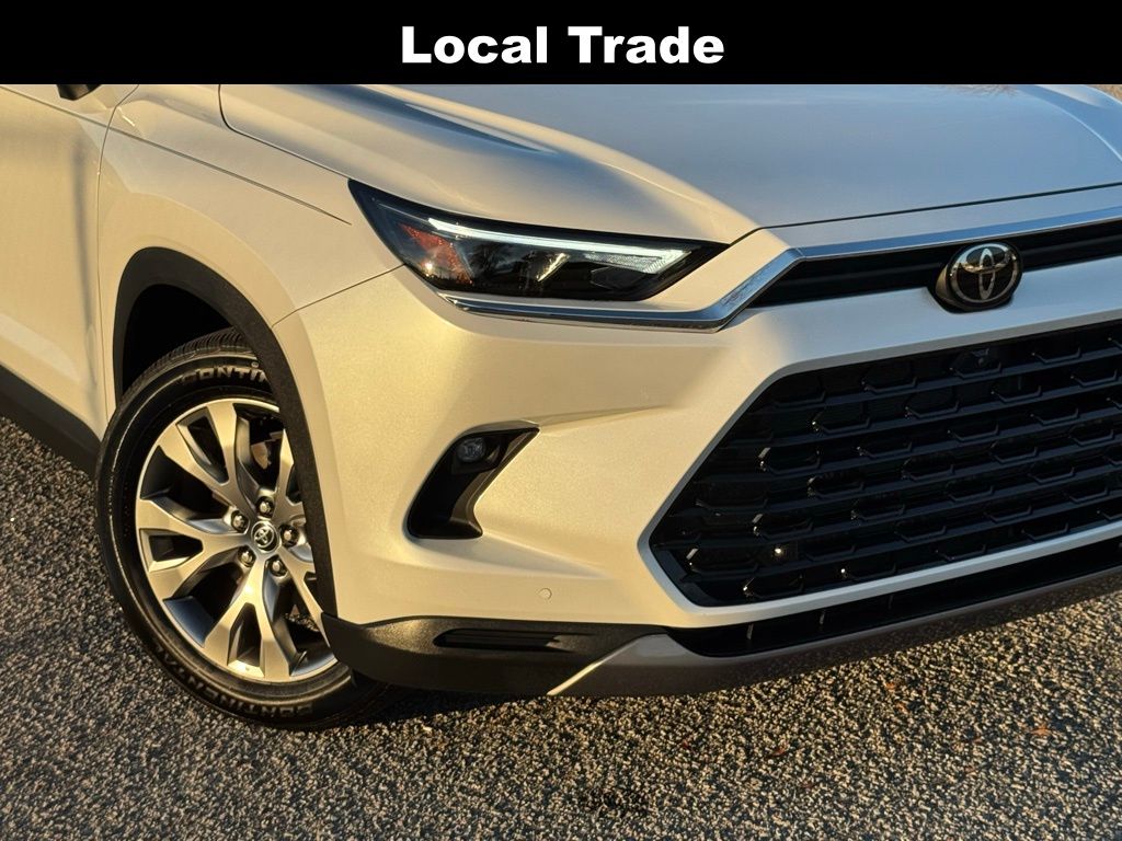 2025 Toyota Grand Highlander Limited photo 2