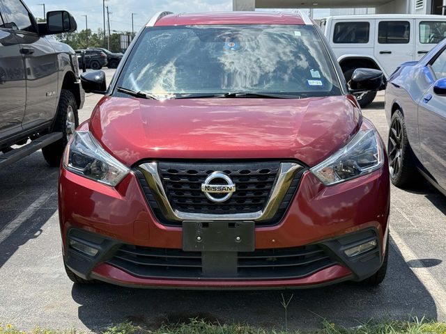 2020 Nissan Kicks SR photo 2