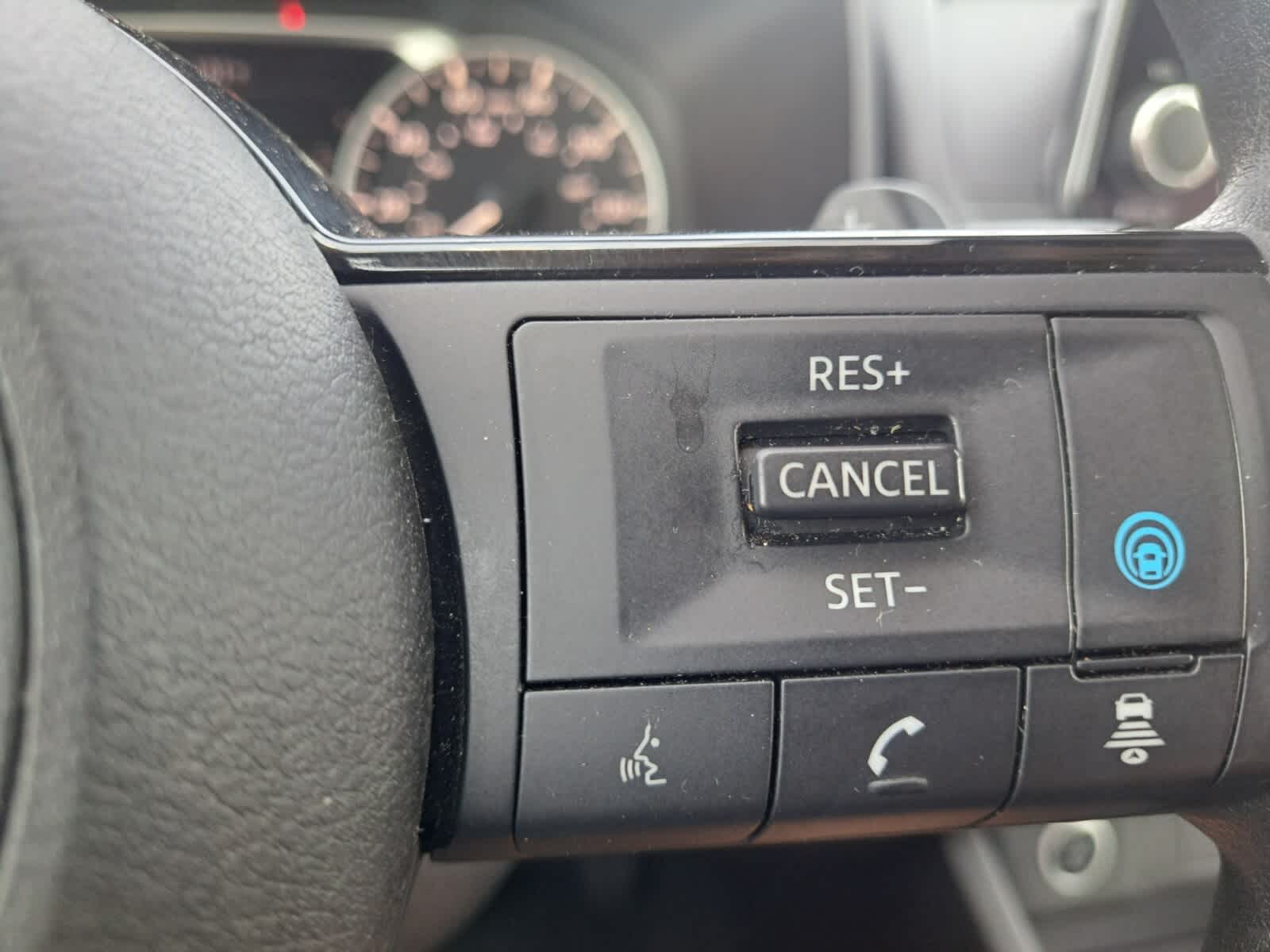 2023 Nissan Rogue SV photo 13