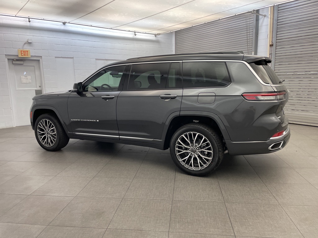 2025 Jeep Grand Cherokee L Summit Reserve photo 6