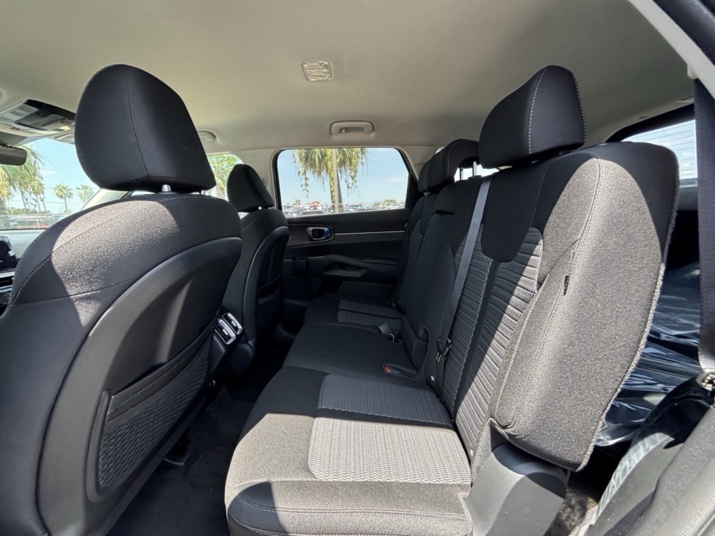 2026 Kia Sorento LX photo 15