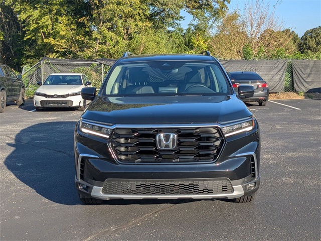 2025 Honda Pilot Touring photo 2