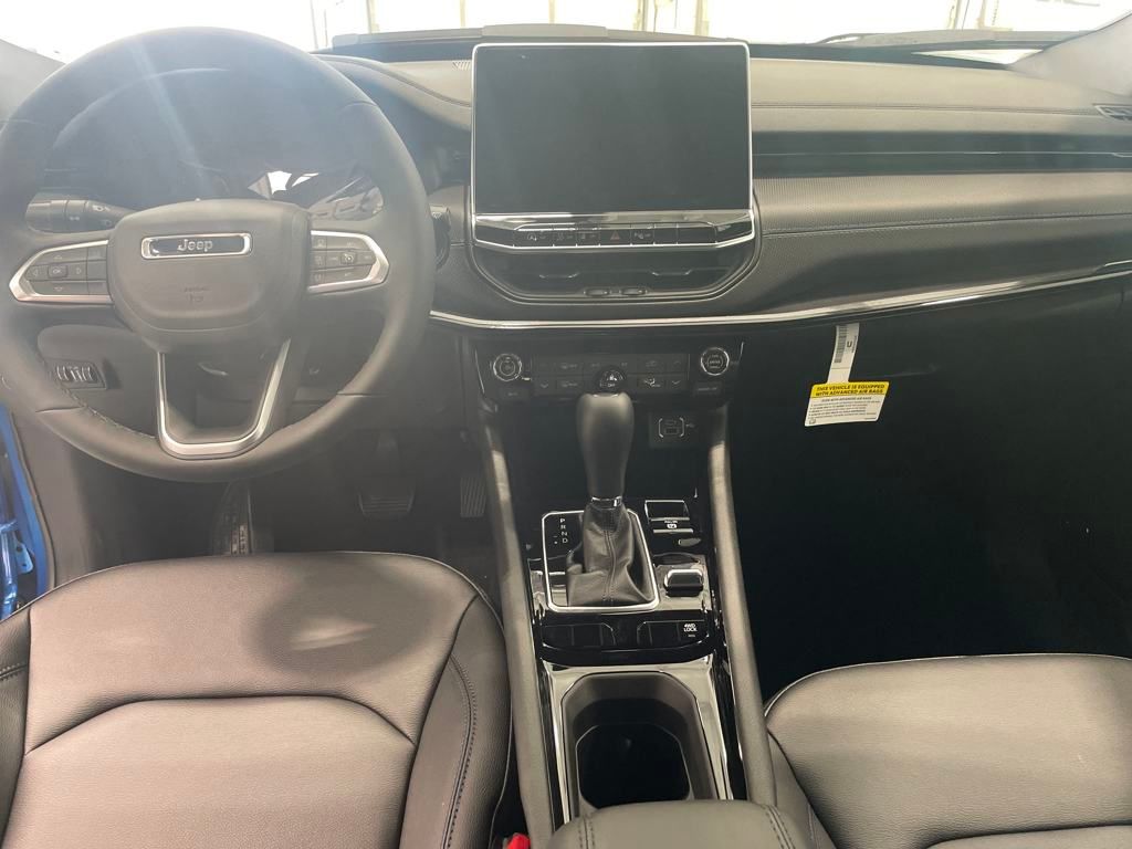 2025 Jeep Compass Limited photo 8