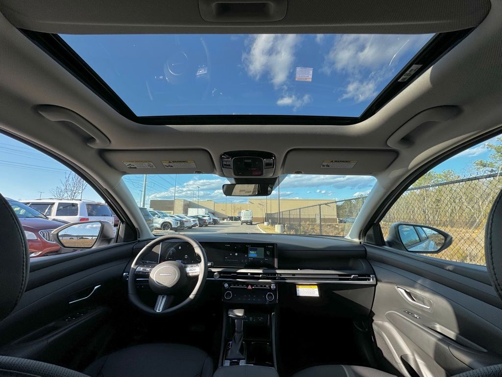 2025 Hyundai Tucson SEL Convenience photo 3