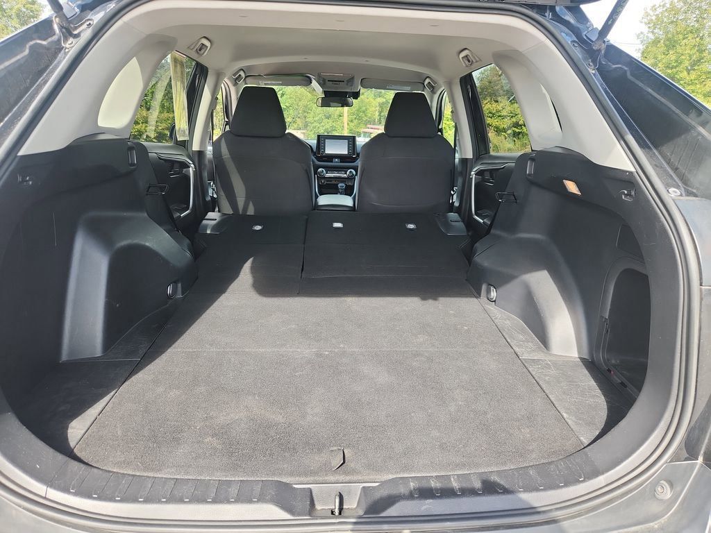2019 Toyota RAV4 Hybrid LE photo 21