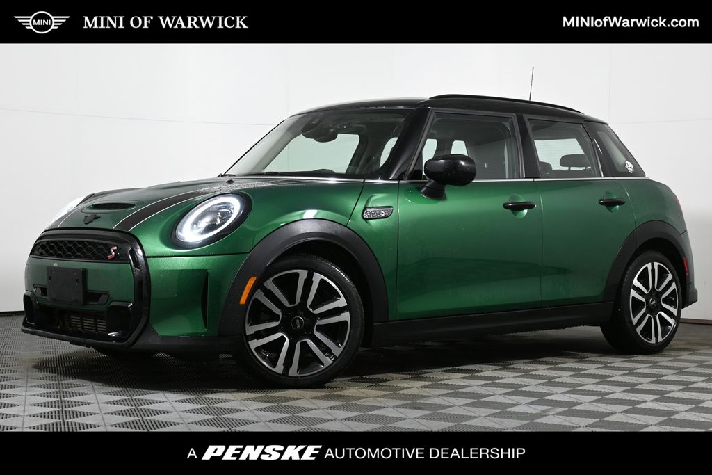 2024 MINI Hardtop 4 Door S's photo
